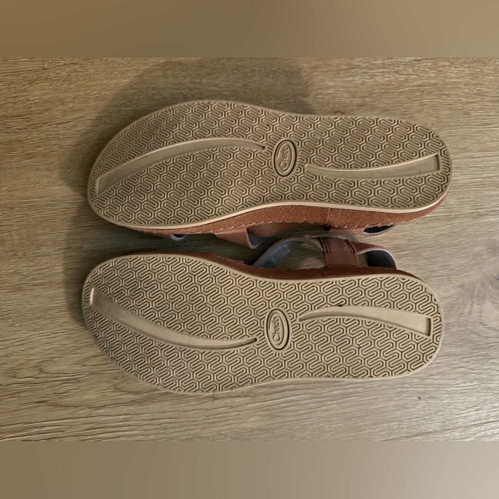 Women’s Chacos Strappy Suede Wayfarer Sandals with Buckle. EUC - Picture 3 of 5